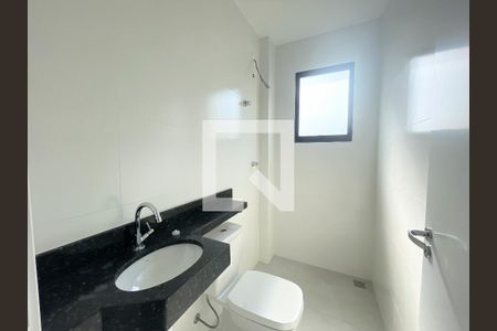 Banheiro social de apartamento à venda com 2 quartos, 49m² em Jardim Atlântico, Belo Horizonte