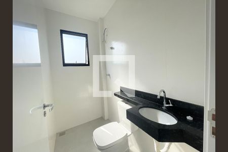 Banheiro social de apartamento à venda com 2 quartos, 48m² em Jardim Atlântico, Belo Horizonte