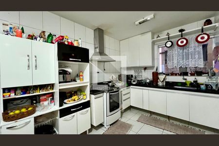 Cozinha de apartamento à venda com 4 quartos, 183m² em Manacás, Belo Horizonte