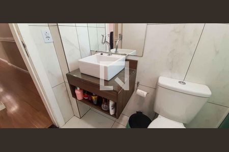 Banheiro de apartamento à venda com 2 quartos, 65m² em Jaguaribe, Osasco