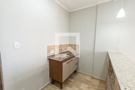 Cozinha de kitnet/studio para alugar com 1 quarto, 28m² em Liberdade, São Paulo
