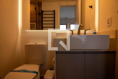 Banheiro de apartamento à venda com 1 quarto, 27m² em Vila Nova Conceição, São Paulo