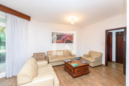 Casa à venda com 5 quartos, 371m² em Jardim Marajoara, São Paulo