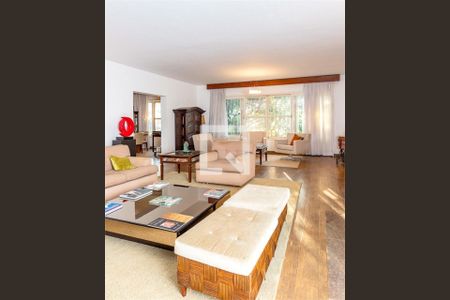 Casa à venda com 5 quartos, 371m² em Jardim Marajoara, São Paulo