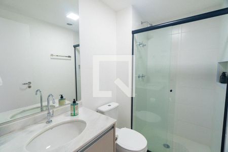 Banheiro de kitnet/studio para alugar com 1 quarto, 28m² em Mirandópolis, São Paulo