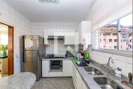 Cozinha de apartamento à venda com 5 quartos, 282m² em Coração Eucarístico, Belo Horizonte