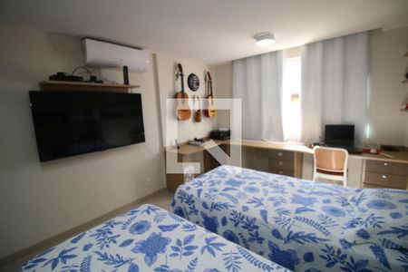 Quarto 1 de casa à venda com 3 quartos, 150m² em Irajá, Rio de Janeiro