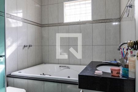 Banheiro da Suíte de casa à venda com 3 quartos, 277m² em Alto Caiçaras, Belo Horizonte