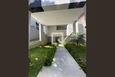 Entrada de apartamento à venda com 2 quartos, 138m² em Sion, Belo Horizonte