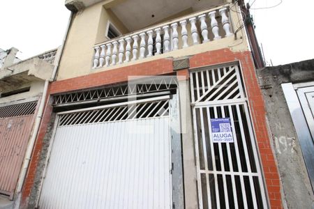 Fachada de casa para alugar com 1 quarto, 50m² em Padroeira, Osasco