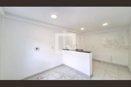 Sala/Cozinha de casa para alugar com 1 quarto, 60m² em Vila Ipojuca, São Paulo