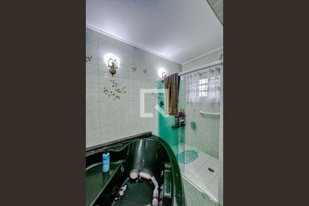 Banheiro da Suíte de casa à venda com 3 quartos, 186m² em Vila Bertioga, São Paulo