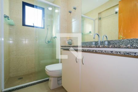Banheiro Social de apartamento para alugar com 3 quartos, 109m² em Vila Suzana, São Paulo