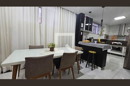 Casa à venda com 3 quartos, 210m² em Inconfidentes, Contagem