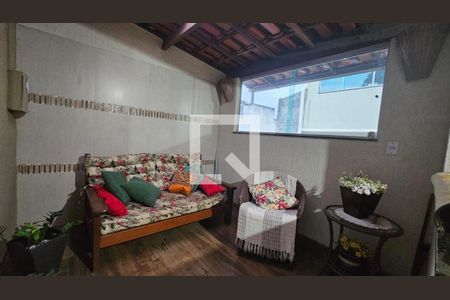 Casa à venda com 3 quartos, 210m² em Inconfidentes, Contagem