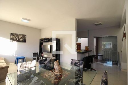 Casa à venda com 3 quartos, 116m² em Santa Branca, Belo Horizonte