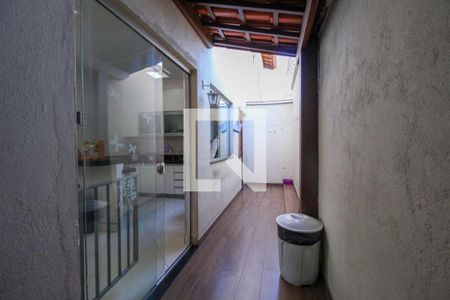 Casa à venda com 3 quartos, 116m² em Santa Branca, Belo Horizonte