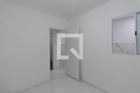 Quarto 2 de apartamento para alugar com 2 quartos, 40m² em Vila Nelson, São Paulo