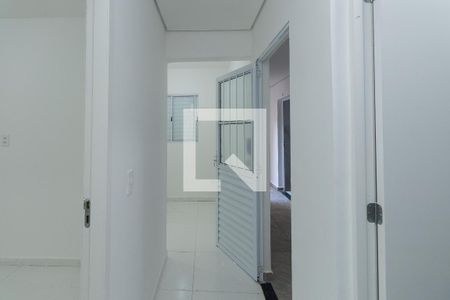 Corredor de apartamento para alugar com 2 quartos, 40m² em Vila Nelson, São Paulo