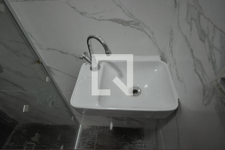 Banheiro de apartamento para alugar com 2 quartos, 40m² em Vila Nelson, São Paulo