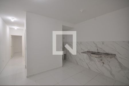 Cozinha de apartamento para alugar com 2 quartos, 40m² em Vila Nelson, São Paulo