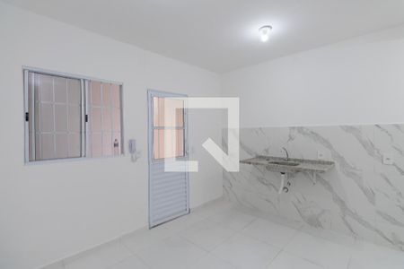 Sala/Cozinha de apartamento para alugar com 2 quartos, 50m² em Vila Nelson, São Paulo