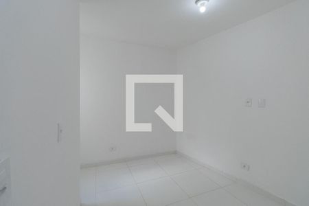 Quarto 2 de apartamento para alugar com 2 quartos, 40m² em Vila Nelson, São Paulo