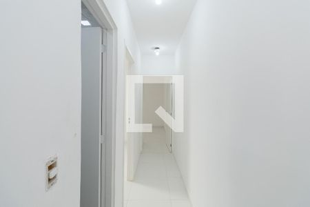 Corredor de apartamento para alugar com 2 quartos, 40m² em Vila Nelson, São Paulo