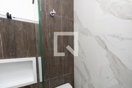 Banheiro de apartamento para alugar com 2 quartos, 40m² em Vila Nelson, São Paulo