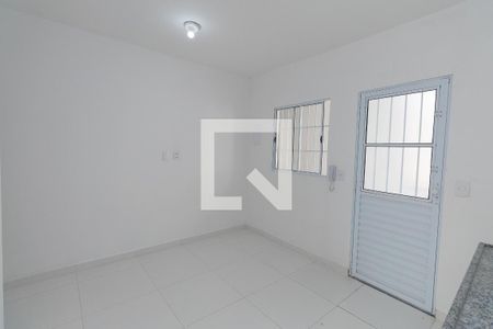 Sala / Cozinha de apartamento para alugar com 2 quartos, 40m² em Vila Nelson, São Paulo