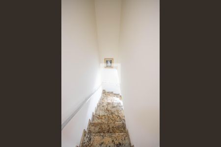 Escada de casa à venda com 3 quartos, 260m² em Vila Medeiros, São Paulo