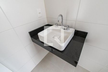 Banheiro da suíte de casa de condomínio à venda com 3 quartos, 168m² em Vila Mariana, São Paulo