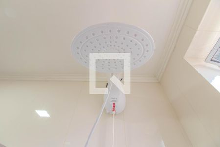 Banheiro de apartamento à venda com 1 quarto, 39m² em São Sebastião, Porto Alegre