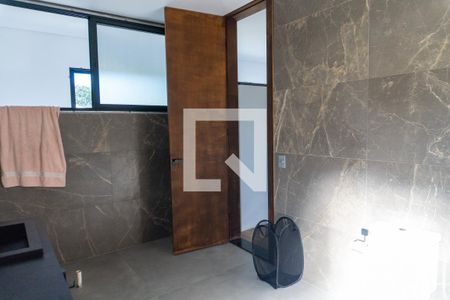 Banheiro - Quarto 2 - Suíte de casa de condomínio para alugar com 5 quartos, 535m² em Jardim Paraiba, Jacareí