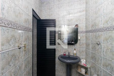 Banheiro Social 2 de casa à venda com 4 quartos, 240m² em Vila Germinal, São Paulo