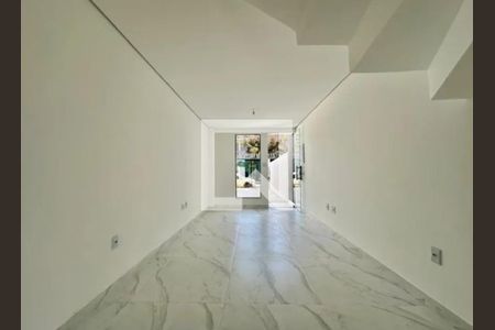 Casa à venda com 2 quartos, 110m² em São João Batista, Belo Horizonte