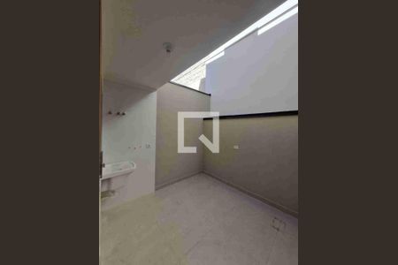 Casa à venda com 3 quartos, 140m² em Vila Romero, São Paulo