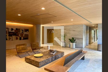 Hall social de apartamento à venda com 3 quartos, 209m² em Vila Nova Conceição, São Paulo