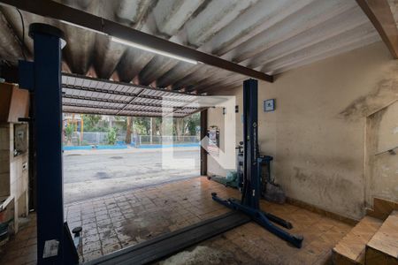Garagem de casa à venda com 3 quartos, 230m² em Vila Salete, São Paulo