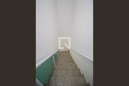 Escada de casa à venda com 2 quartos, 150m² em Jardim Felicidade (zona Norte), São Paulo