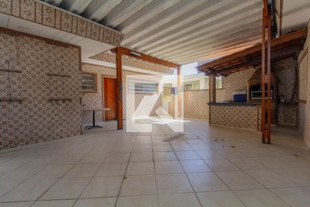 Área Externa de casa para alugar com 4 quartos, 250m² em Vila Nhocuné, São Paulo
