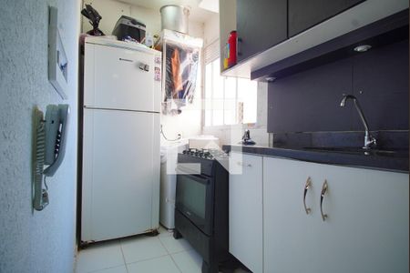 Cozinha e Área de Serviço de apartamento à venda com 2 quartos, 45m² em Mário Quintana, Porto Alegre