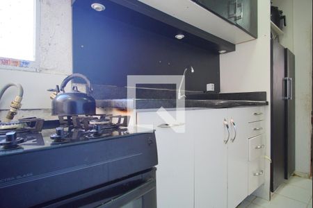 Cozinha de apartamento à venda com 2 quartos, 45m² em Mário Quintana, Porto Alegre