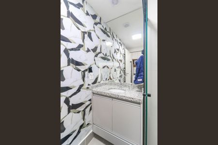 Banheiro de kitnet/studio para alugar com 1 quarto, 24m² em Vila Cordeiro, São Paulo