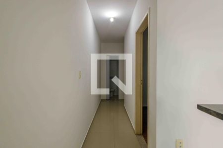 Corredor de casa de condomínio à venda com 3 quartos, 90m² em Vargem Pequena, Rio de Janeiro