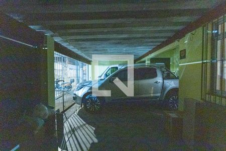 Garagem de casa à venda com 3 quartos, 250m² em Vila Campo Grande, São Paulo