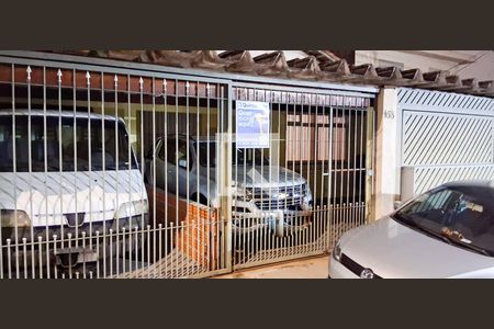 Fachada de casa à venda com 3 quartos, 250m² em Vila Campo Grande, São Paulo