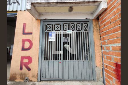 Fachada de casa para alugar com 2 quartos, 250m² em Vila Silva Teles, São Paulo