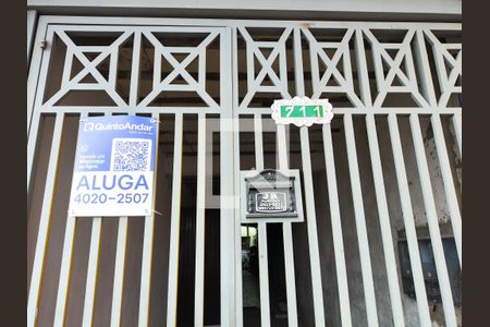 Placa de casa para alugar com 2 quartos, 250m² em Vila Silva Teles, São Paulo