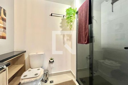 Banheiro de kitnet/studio para alugar com 1 quarto, 25m² em Vila Clementino, São Paulo